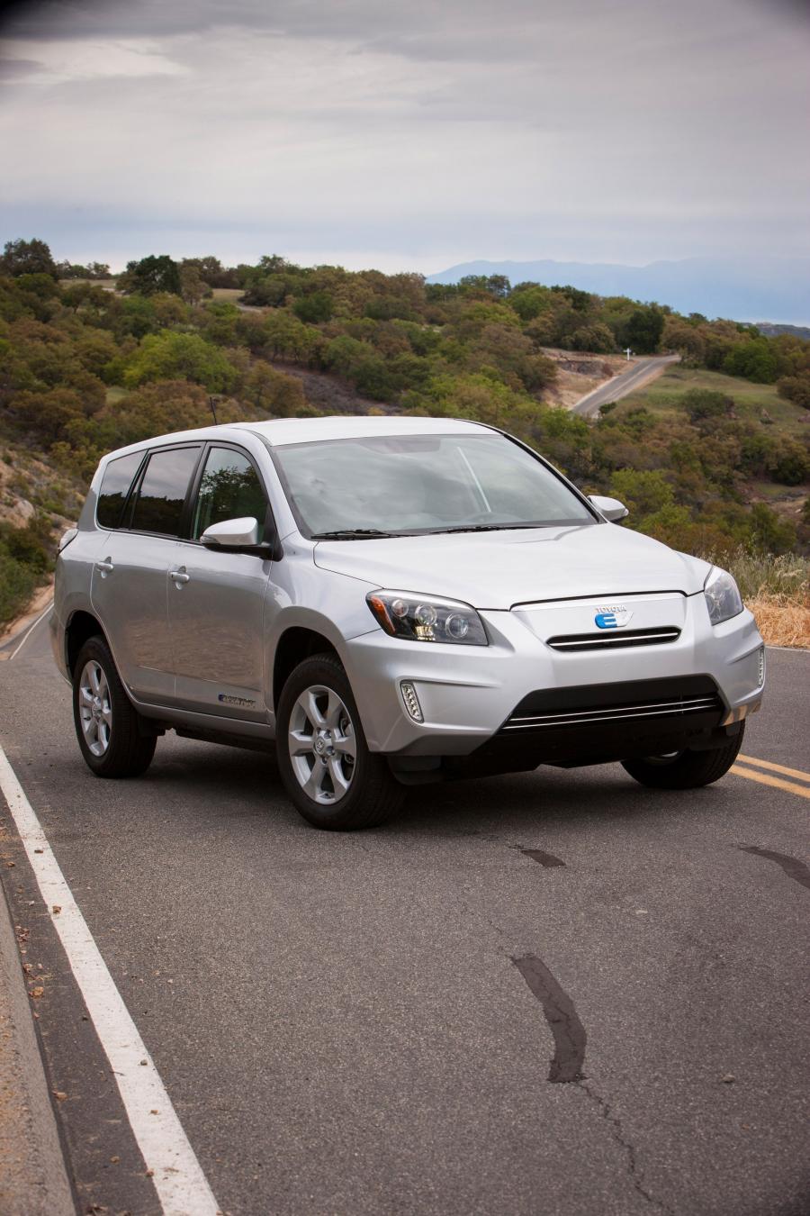  Toyota RAV4 EV 2012 года  (фото 44 из 107)